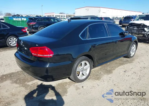 2012 Volkswagen Passat 2.5L Se z USA, uszkodzony, nr VIN 1VWBP7A30CC075254